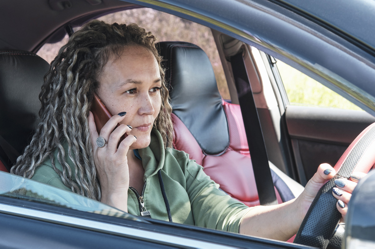 calling the emergency services using 911